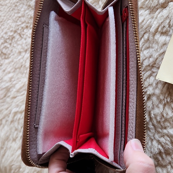 NWT Dooney & Bourke 3/4 Zip Oyster Pebbled Leather Wallet/Wristlet 🩶🎁🦪 - Picture 7 of 16